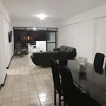 Apartamento 2 Ruas Da Beira Mar Bem Espacoso